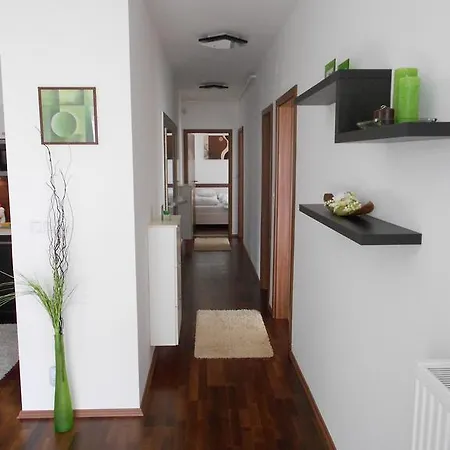 Apartment Apartman Lara Zamárdi