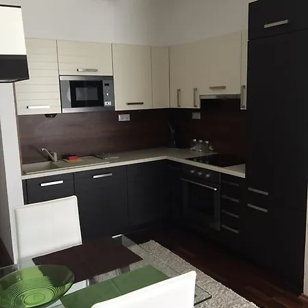 Apartment Apartman Lara *